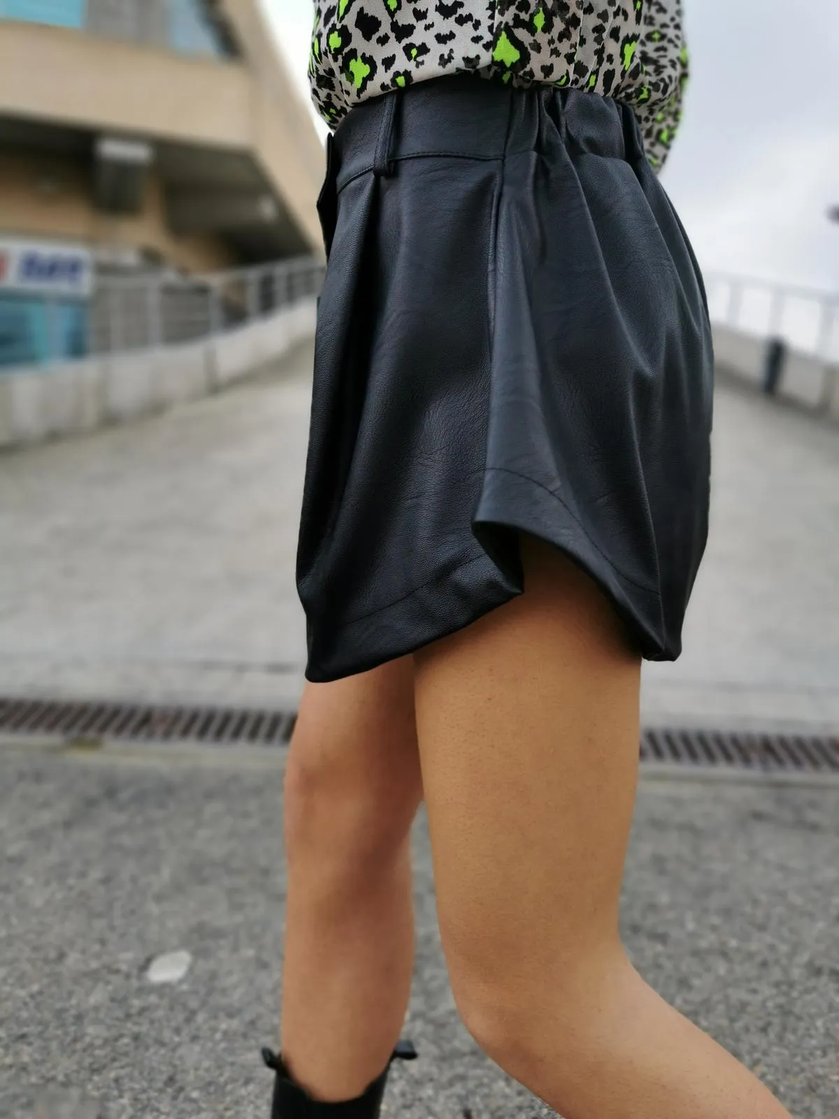 Faux Leather Short Pleated Skirt