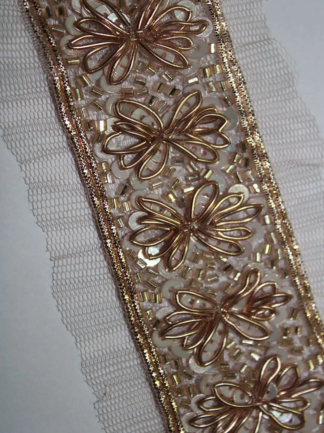 Golden Handmade Lace Trim: Exquisite Embellishment (9-Meter Roll)