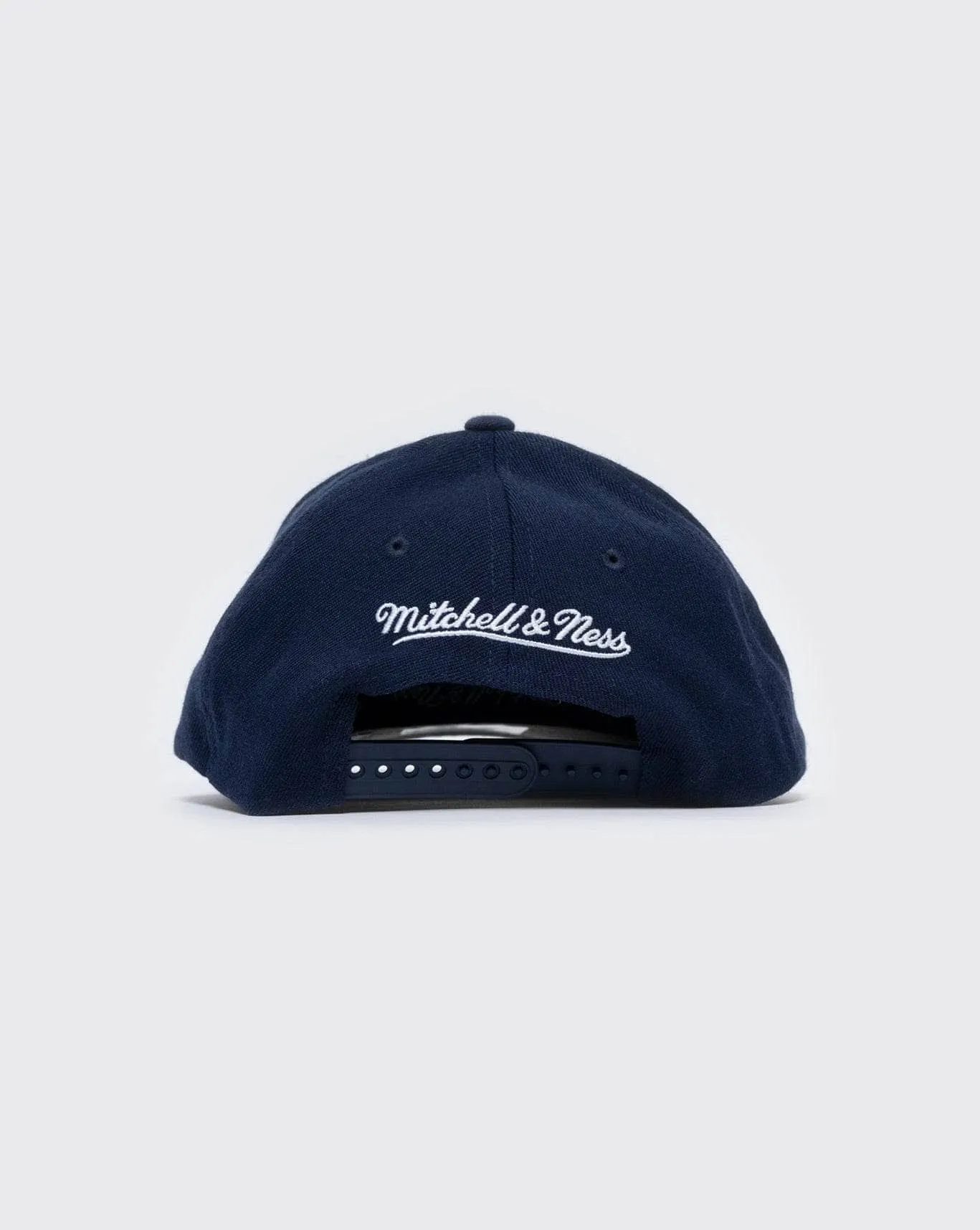 Mitchell & Ness Memphis Grizzlies Arena: Shop Team Gear Now