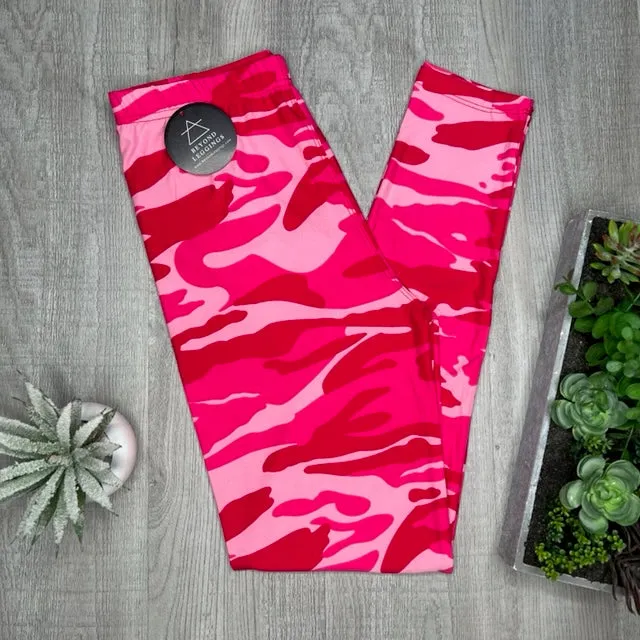 Soft Leggings in Hot Pink Camo Print