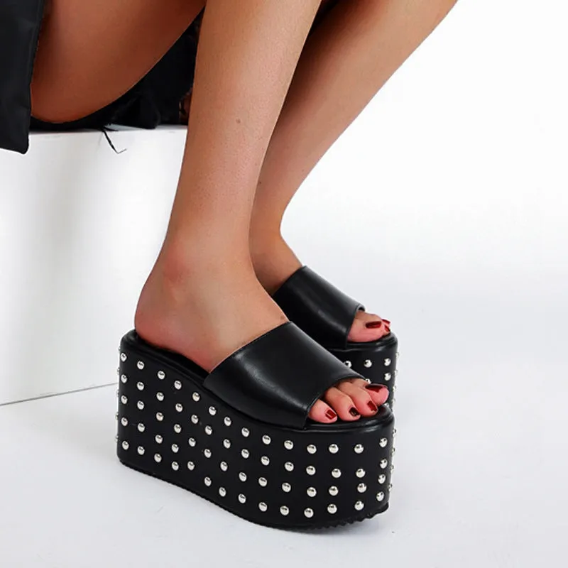 Stylish Sandals for Rock Chic Fashion